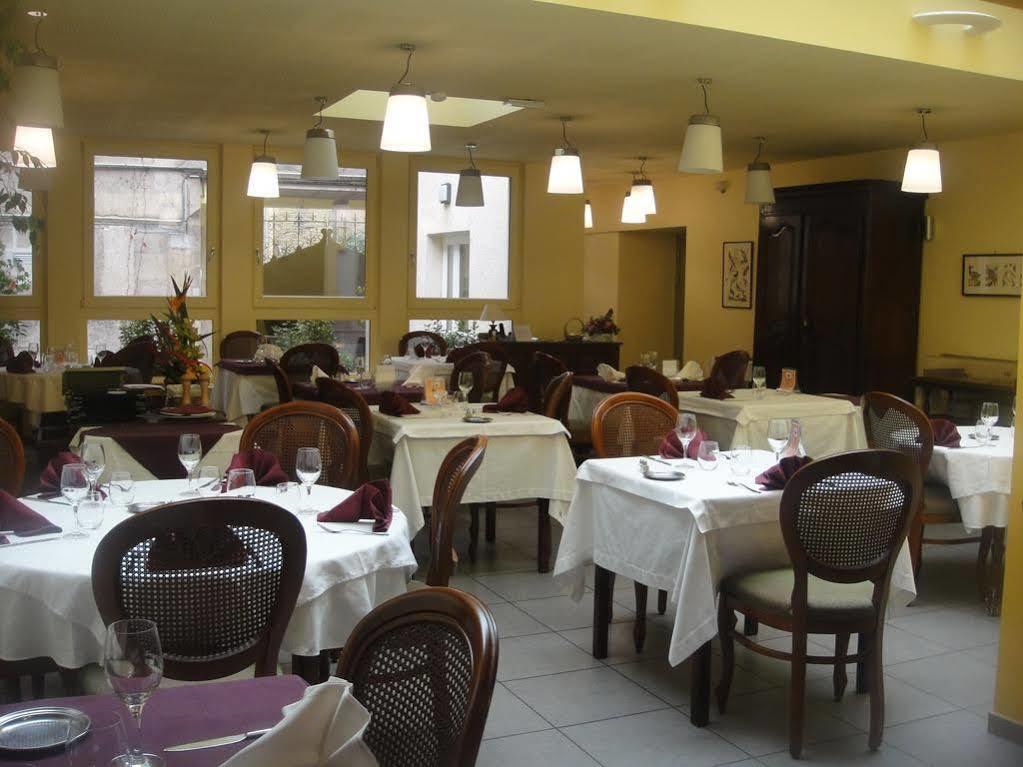 Hotel L' Ecu Montbard Exterior foto